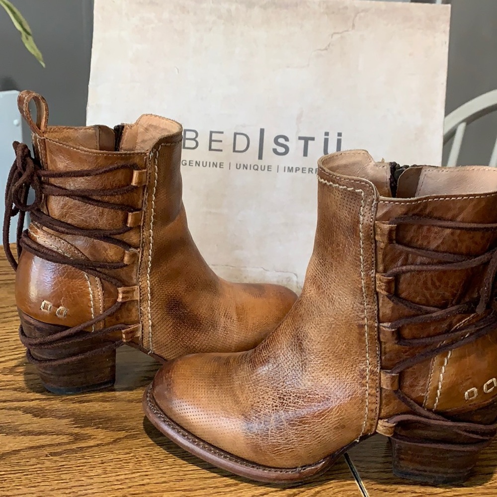 Bed Stu size 6.5 Worn maybe three times excellent condition!!